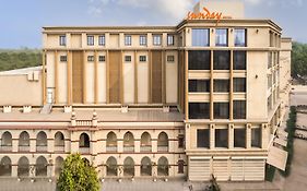 Sunday Hotel & Convention Centre By Checkin, Vadodara
